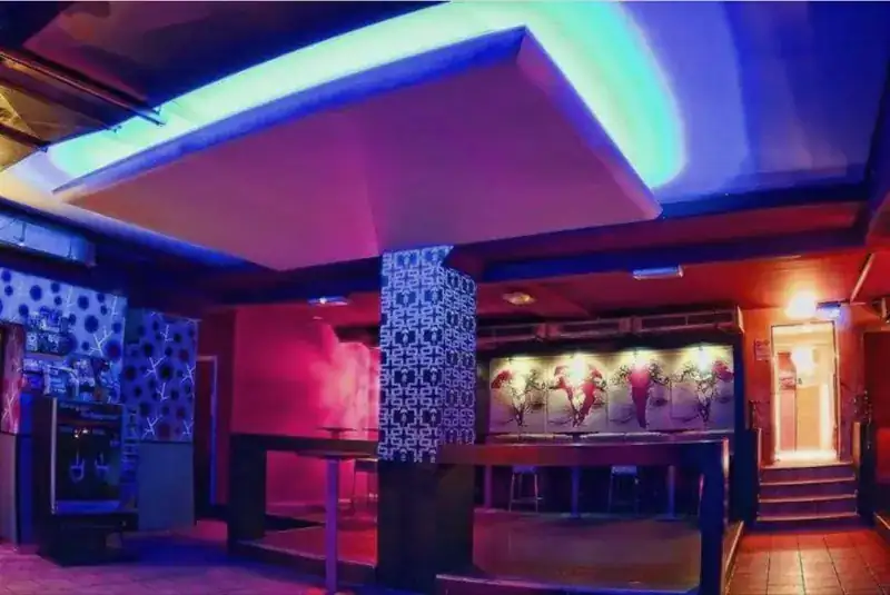 Durchgang zur Tanzfläche – Tivoli Cologne
